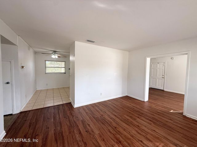 7609 TACONY Drive, Jacksonville, FL 32277