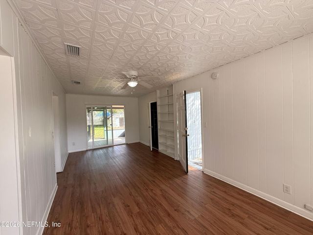 7609 TACONY Drive, Jacksonville, FL 32277