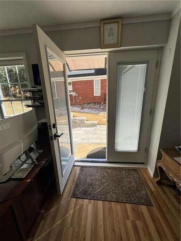 525 Lake Medlock Drive, Alpharetta, GA 30022