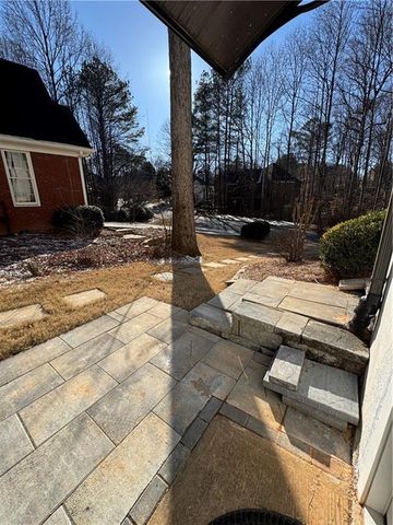 525 Lake Medlock Drive, Alpharetta, GA 30022