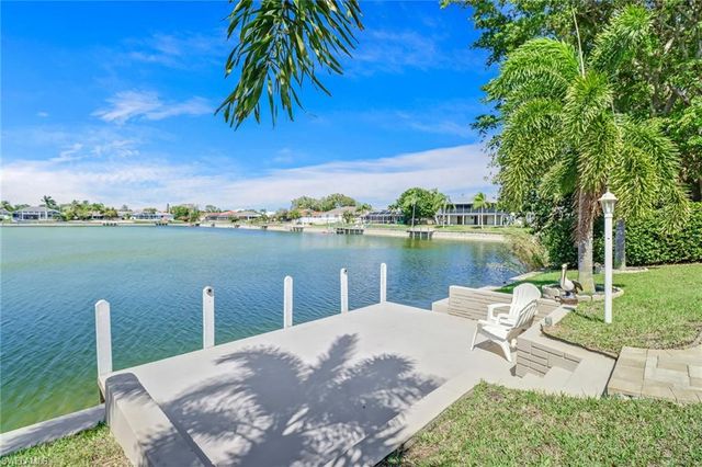 1119 1st TER, Cape Coral, FL 33990