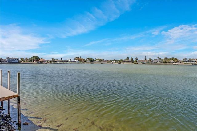 1119 1st TER, Cape Coral, FL 33990
