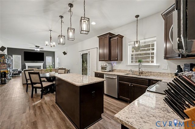 794 White Oak Rd, Fredericksburg, VA 22405