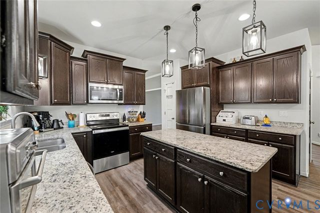 794 White Oak Rd, Fredericksburg, VA 22405