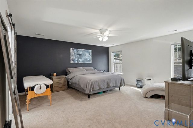 794 White Oak Rd, Fredericksburg, VA 22405