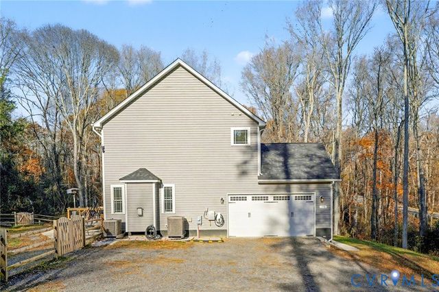 794 White Oak Rd, Fredericksburg, VA 22405