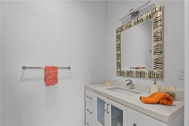 27 Weatherly Avenue, Newport, RI 02840