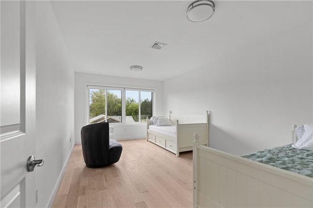 27 Weatherly Avenue, Newport, RI 02840