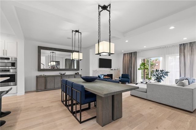 27 Weatherly Avenue, Newport, RI 02840