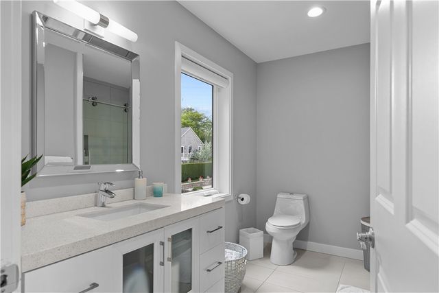 27 Weatherly Avenue, Newport, RI 02840