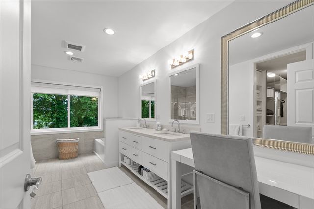 27 Weatherly Avenue, Newport, RI 02840