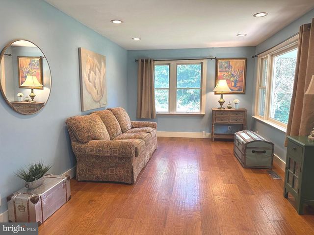 7426 SPRING RD, Seven Valleys, PA 17360
