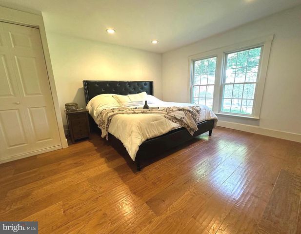 7426 SPRING RD, Seven Valleys, PA 17360