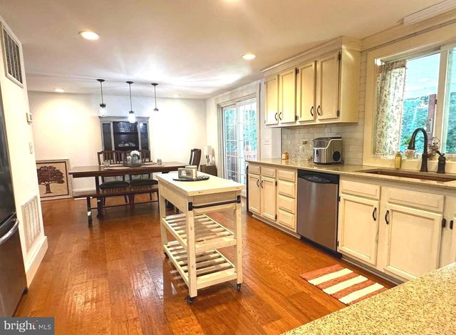 7426 SPRING RD, Seven Valleys, PA 17360