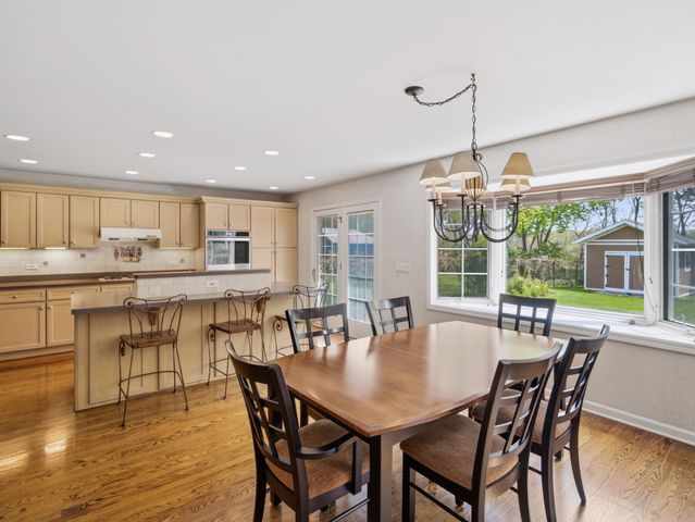 8841 N Birch Avenue, Morton Grove, IL 60053