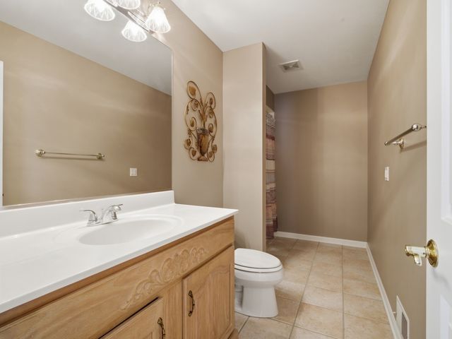 8841 N Birch Avenue, Morton Grove, IL 60053