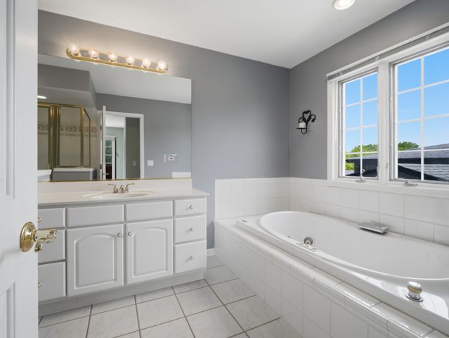8841 N Birch Avenue, Morton Grove, IL 60053
