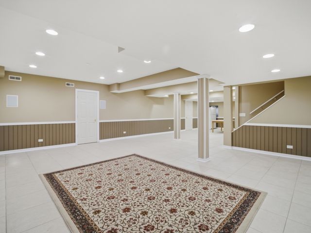 8841 N Birch Avenue, Morton Grove, IL 60053