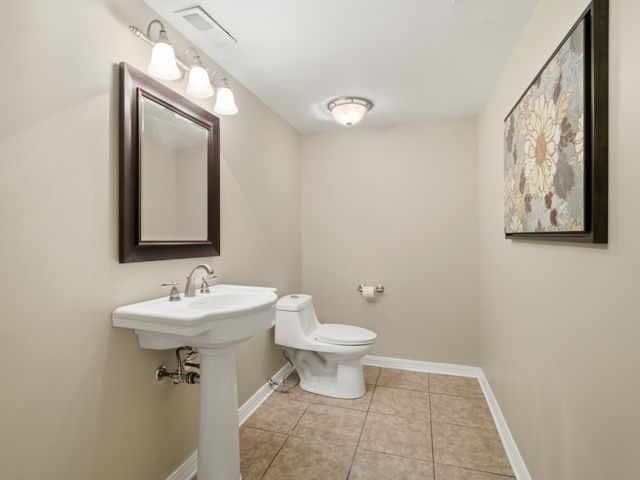 8841 N Birch Avenue, Morton Grove, IL 60053