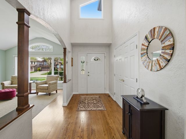 8841 N Birch Avenue, Morton Grove, IL 60053