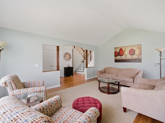 8841 N Birch Avenue, Morton Grove, IL 60053
