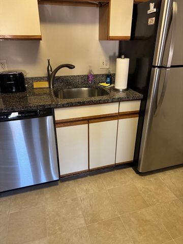 35 Prospect St 301, Woburn, MA 01801