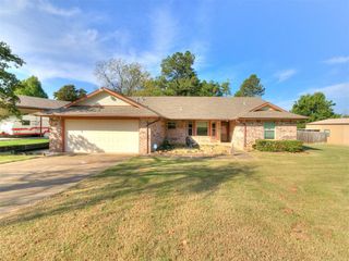 333 Pinetree Road, Choctaw, OK 73020