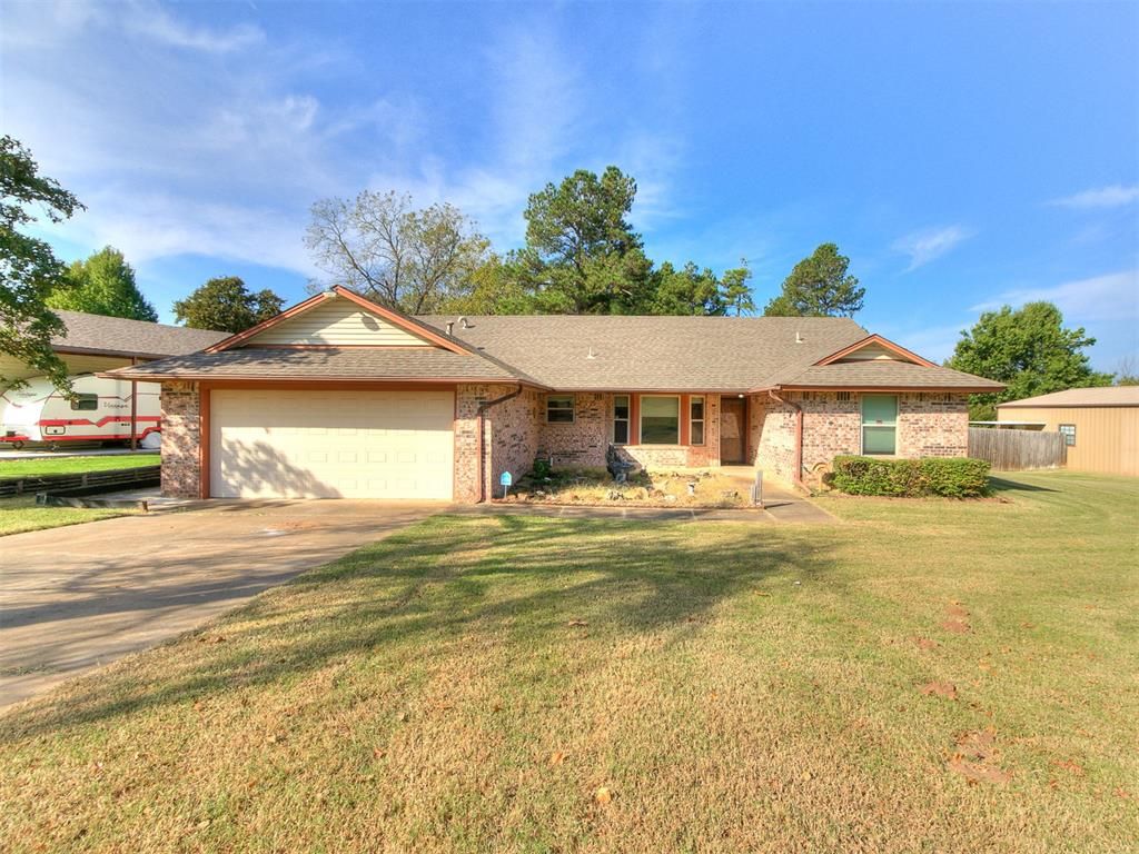 333 Pinetree Road, Choctaw, OK 73020