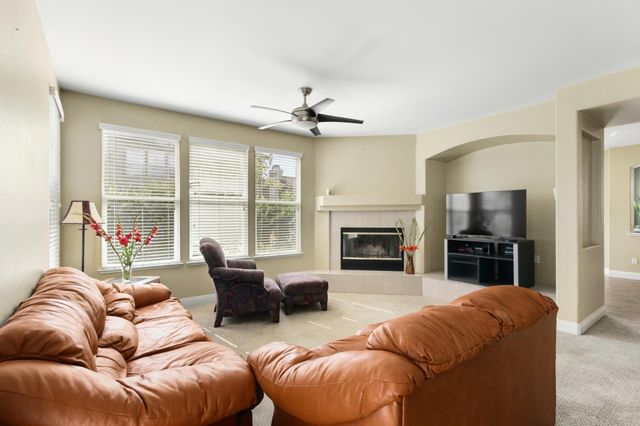 2624 Grazing Point Way, Elk Grove, CA 95757