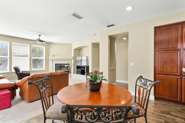 2624 Grazing Point Way, Elk Grove, CA 95757