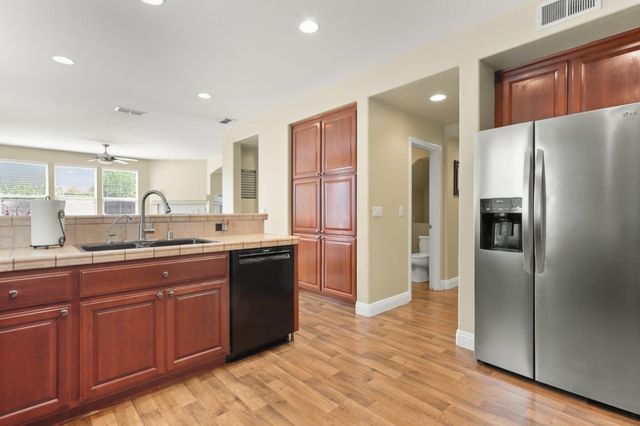 2624 Grazing Point Way, Elk Grove, CA 95757