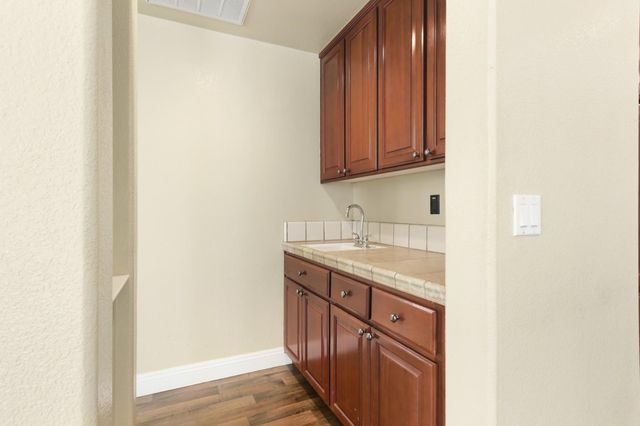 2624 Grazing Point Way, Elk Grove, CA 95757