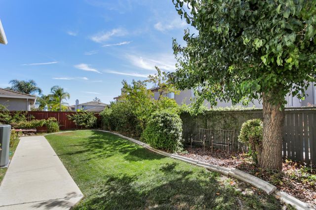 2624 Grazing Point Way, Elk Grove, CA 95757