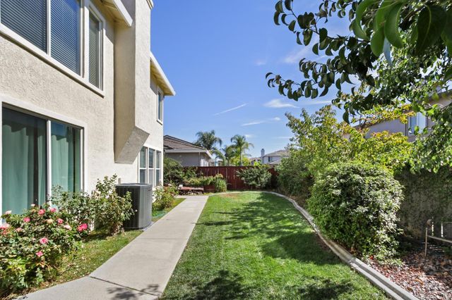 2624 Grazing Point Way, Elk Grove, CA 95757