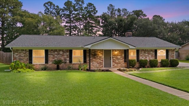 2202 Wainwright Ct., Longview, TX 75604