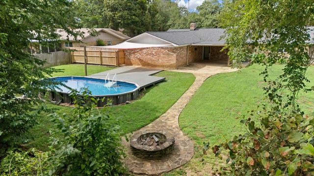 2202 Wainwright Ct., Longview, TX 75604