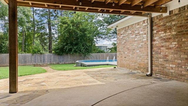 2202 Wainwright Ct., Longview, TX 75604
