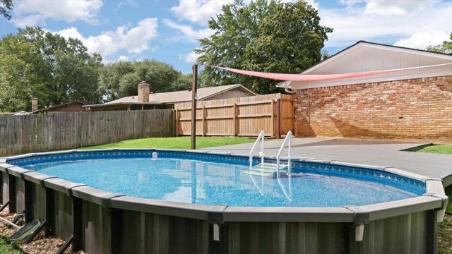 2202 Wainwright Ct., Longview, TX 75604