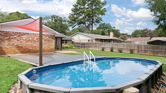 2202 Wainwright Ct., Longview, TX 75604
