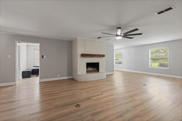 2202 Wainwright Ct., Longview, TX 75604
