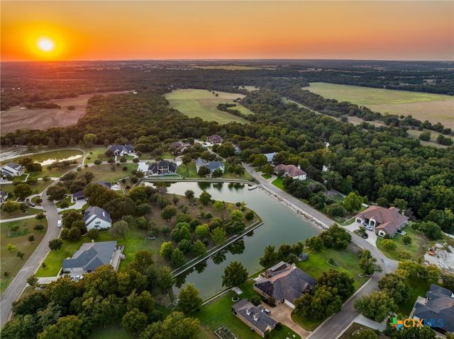 481 Via Lago, Belton, TX 76513