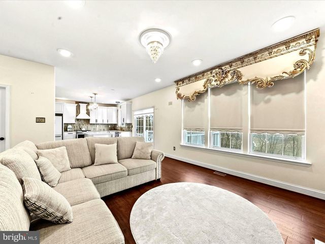 3033 HONEYMEAD RD, Downingtown, PA 19335