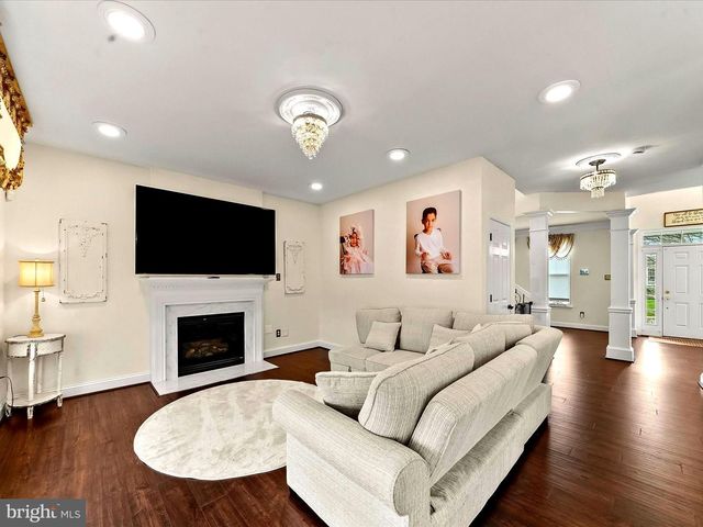 3033 HONEYMEAD RD, Downingtown, PA 19335