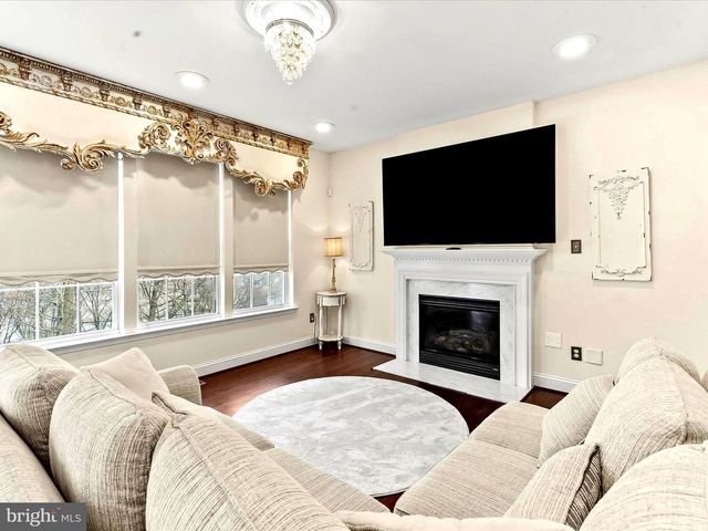 3033 HONEYMEAD RD, Downingtown, PA 19335