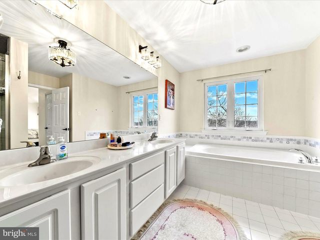 3033 HONEYMEAD RD, Downingtown, PA 19335