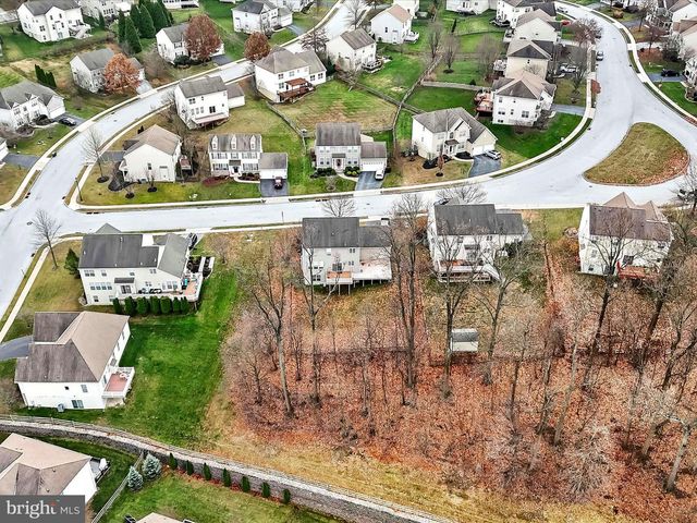 3033 HONEYMEAD RD, Downingtown, PA 19335