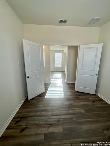 428 Blacktail Dr, New Braunfels, TX 78130