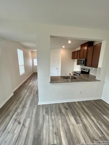 428 Blacktail Dr, New Braunfels, TX 78130