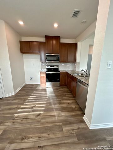 428 Blacktail Dr, New Braunfels, TX 78130