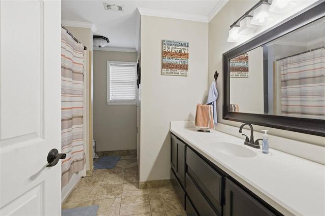 607 Lockwood Court, Lake Charles, LA 70605